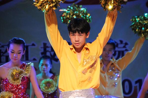 2014级新生：舞蹈《中国梦》2.jpg